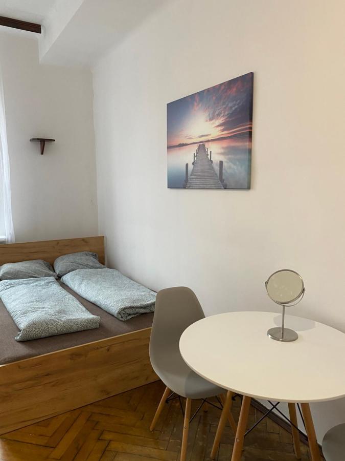 Classy Rooms In Old Town 크라쿠프 외부 사진