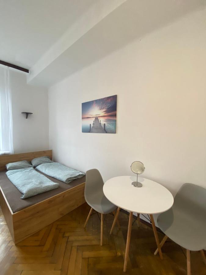 Classy Rooms In Old Town 크라쿠프 외부 사진